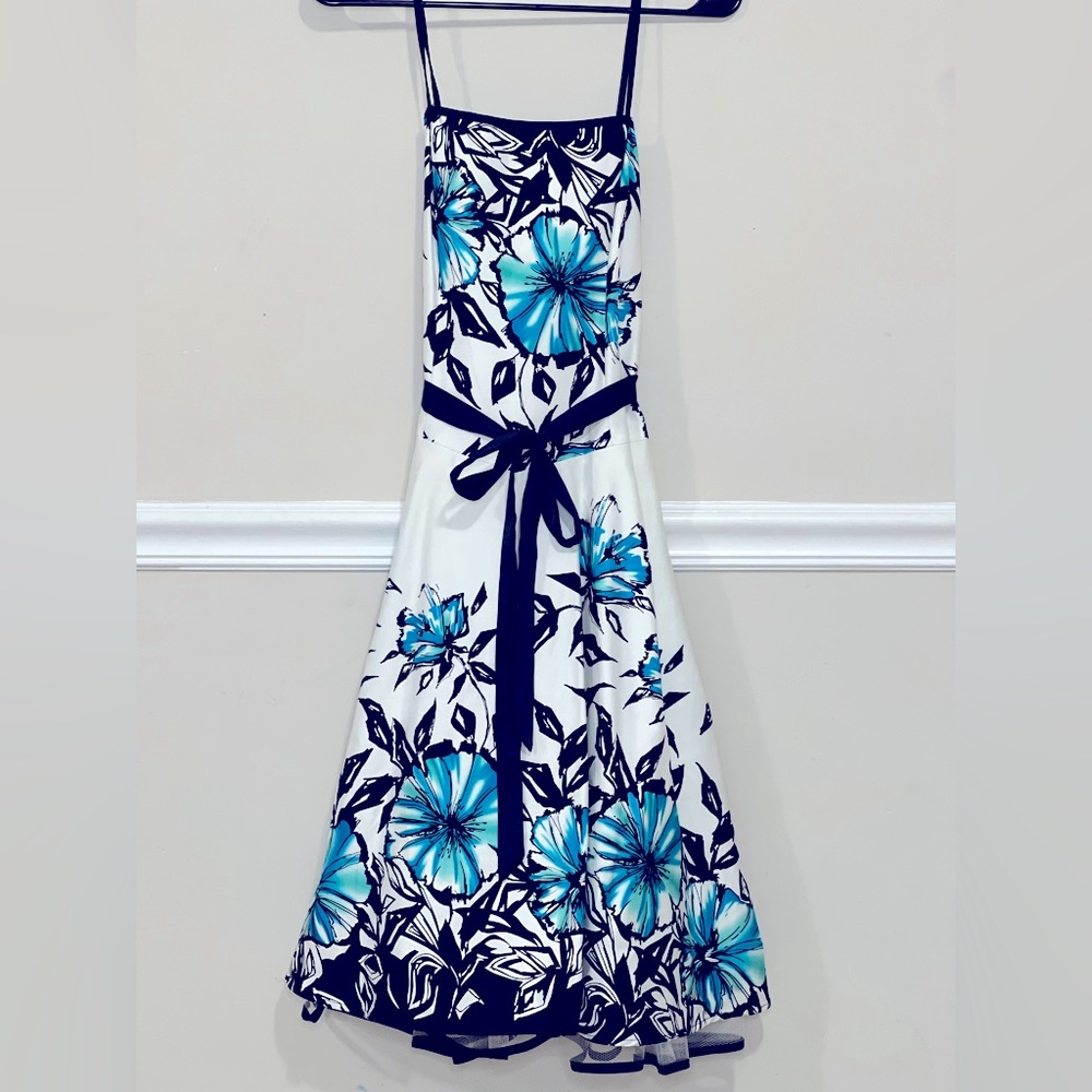 Beautiful spring dress!